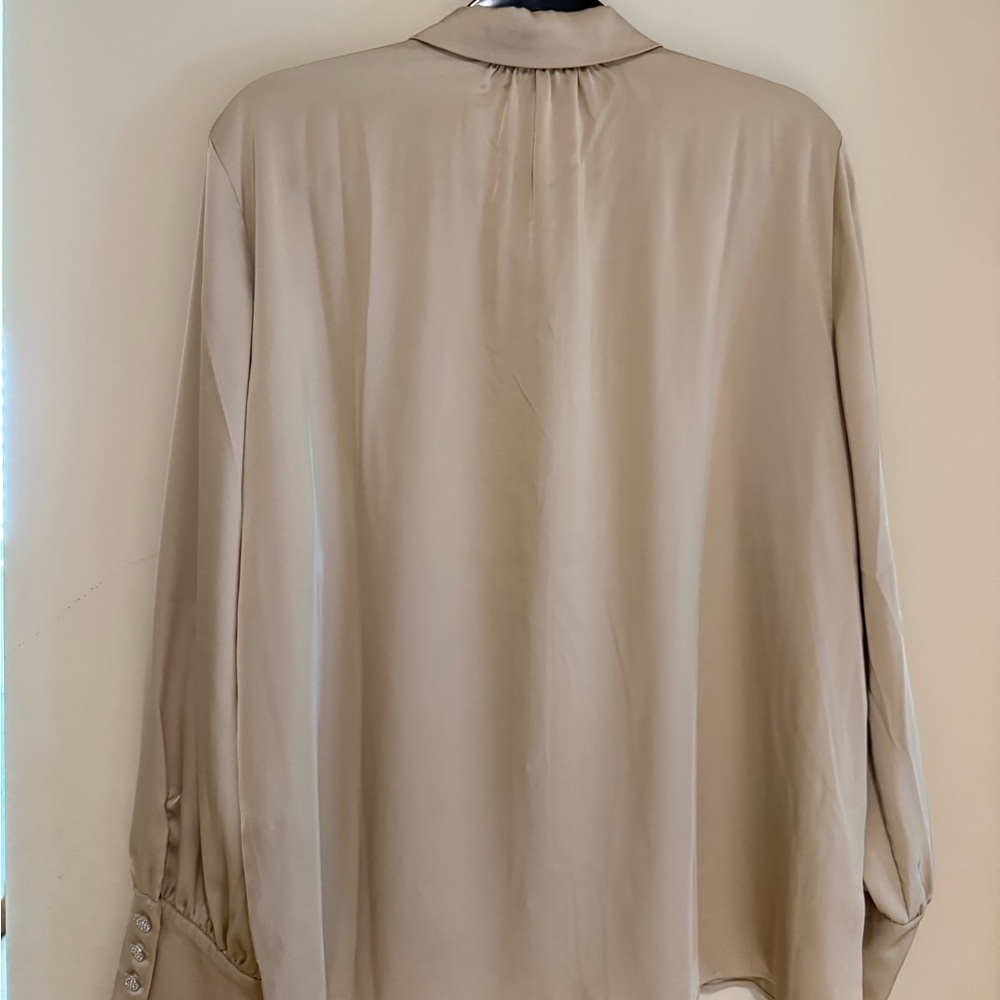 NWOT Tahari Gold Blouse - Picture 5 of 7